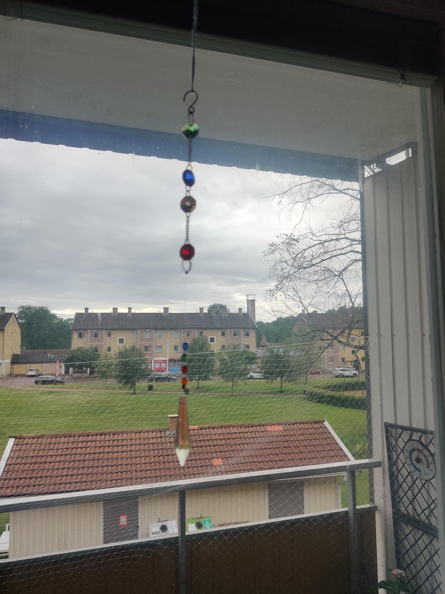 Regnbågs Suncatcher - Fönsterdekoration med Ljusprism