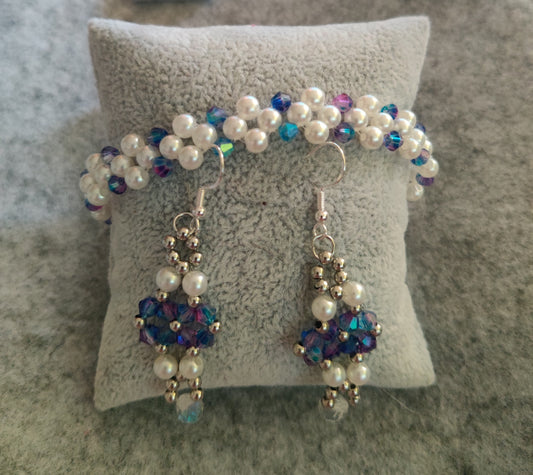 Handgjort Pärl- och Kristallsmyckesset - Blå Kristaller med Gulddetaljer