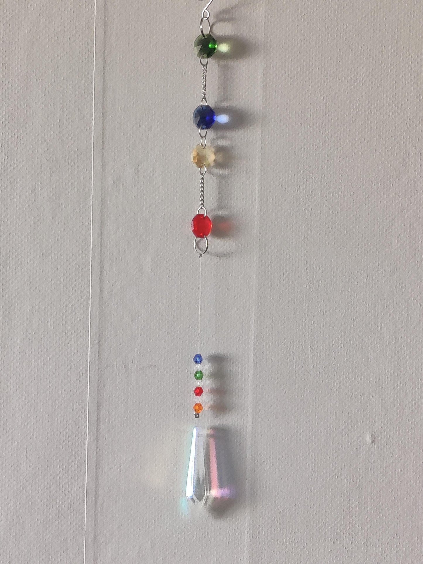 Regnbågs Suncatcher - Fönsterdekoration med Ljusprism