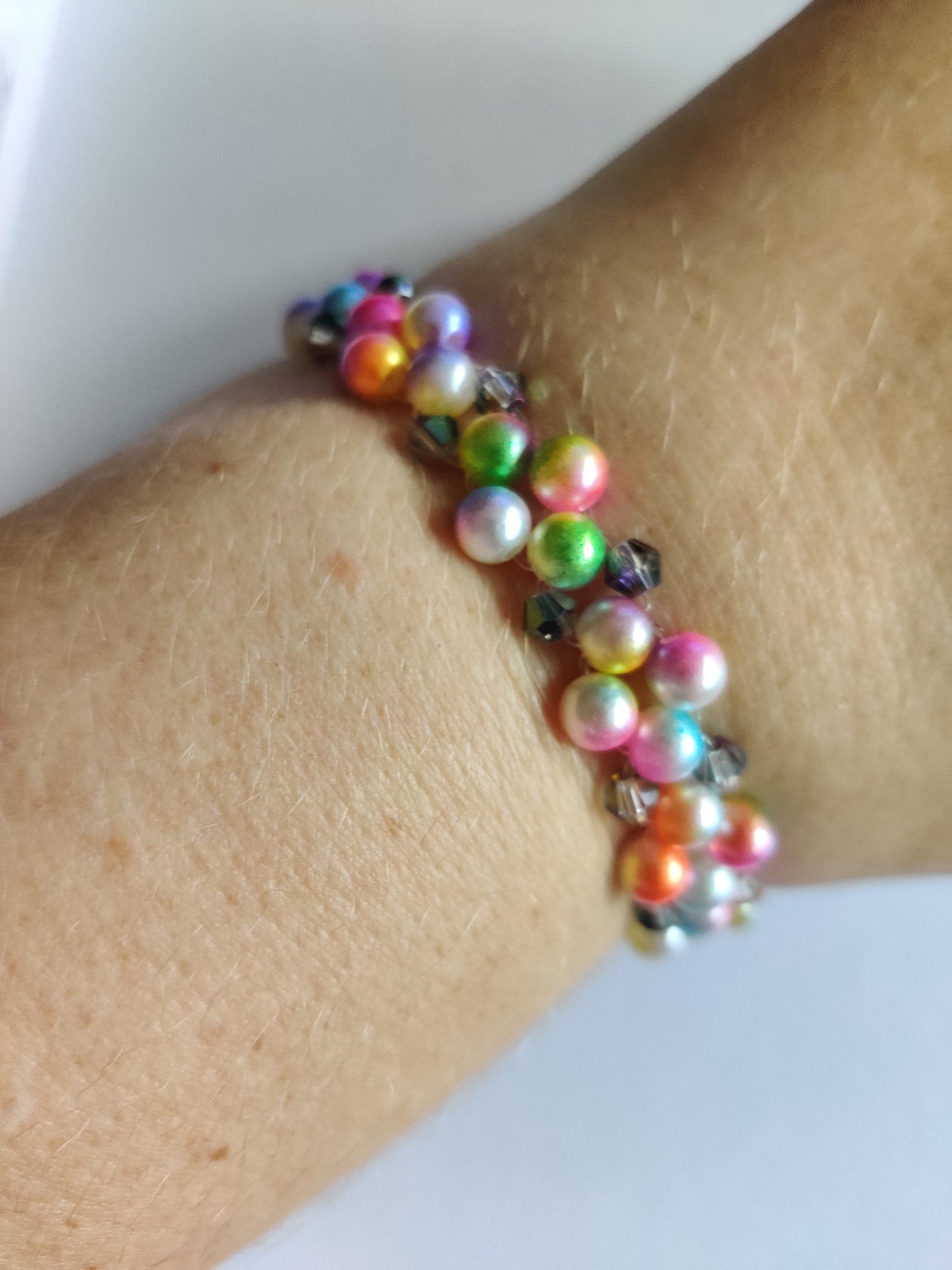 Handgjort Regnbågsarmband - Färgglada Glaspärlor