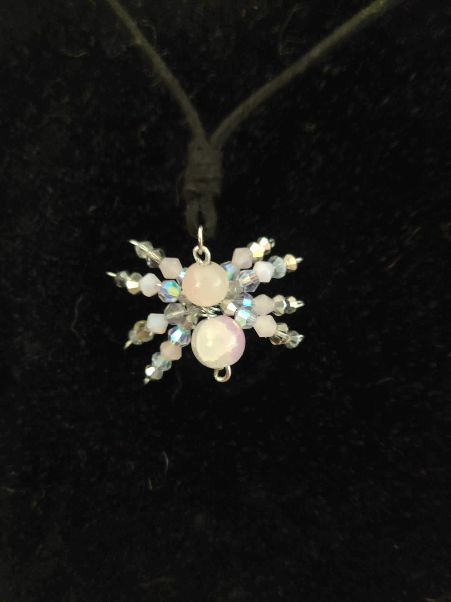 Spindel Halsband - Rosa & Silver med Konstmocka Snöre