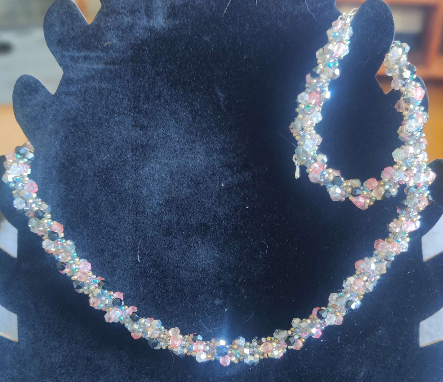 Facetterat Smyckesset - Halsband & Armband i Rosa & Iriserade Pärlor