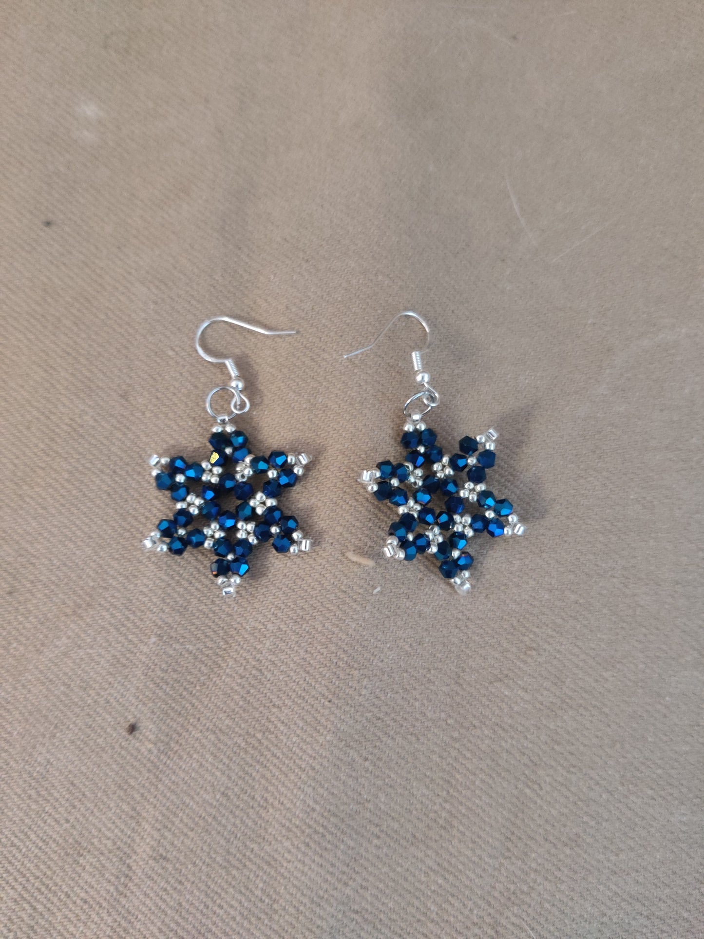 Snöflingsörhängen - Handgjorda pärlörhängen