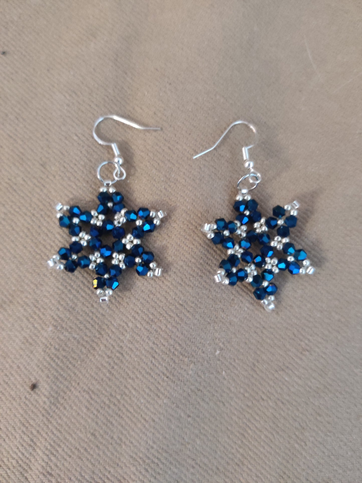 Snöflingsörhängen - Handgjorda pärlörhängen