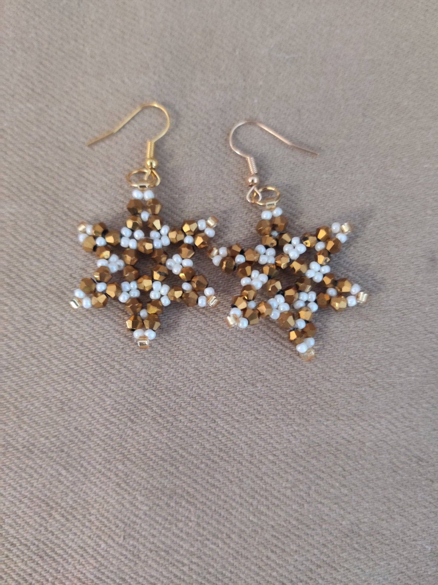 Snöflingsörhängen - Handgjorda pärlörhängen