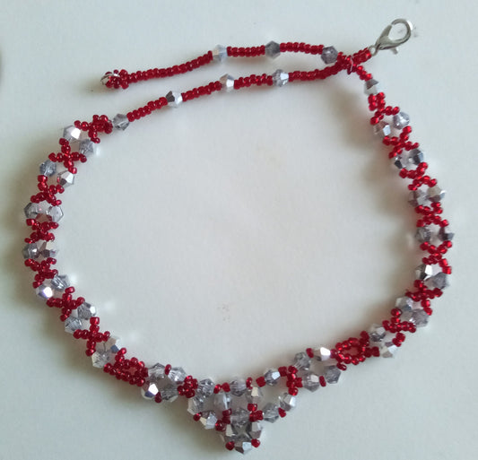 Kristallhalsband Dam V-form - Handgjort Halsband med Facetterade Kristaller