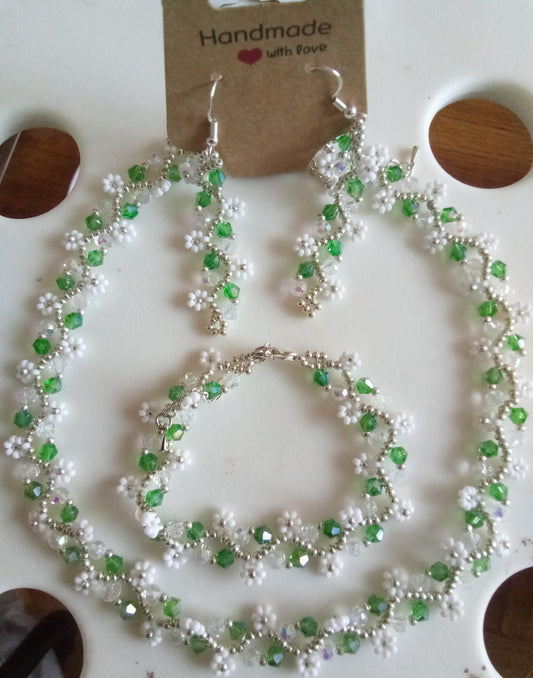 Smyckesset Dam  - Handgjort med miniblommor