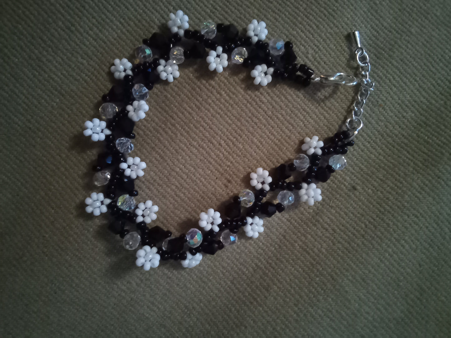 Kristallarmband Svart-Vit med Blommönster