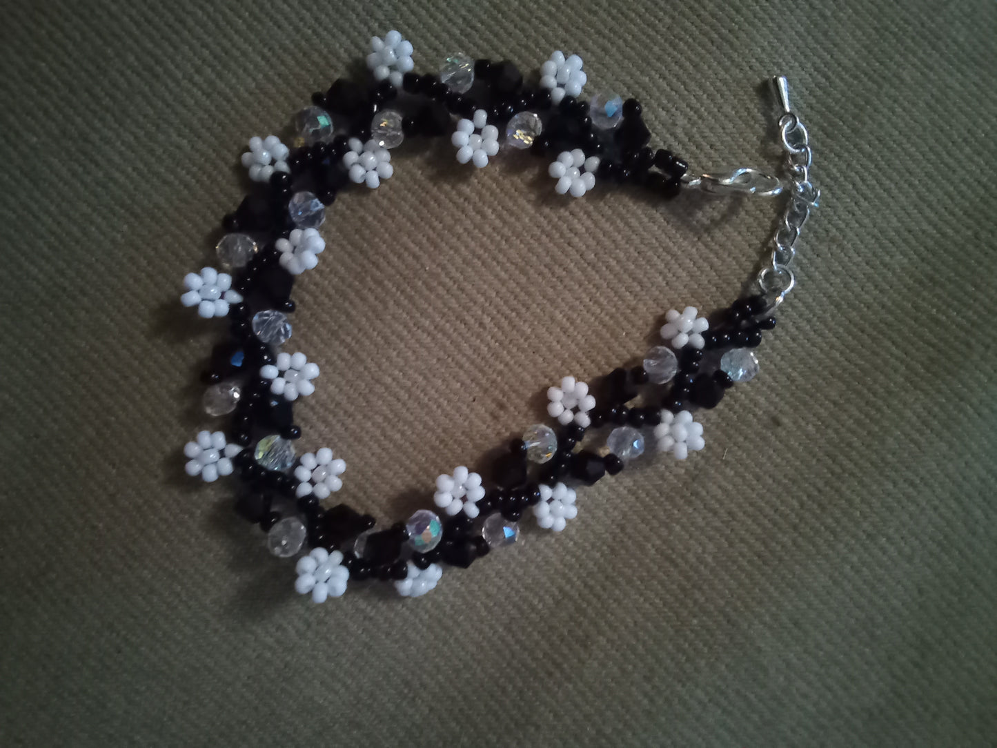 Kristallarmband Svart-Vit med Blommönster
