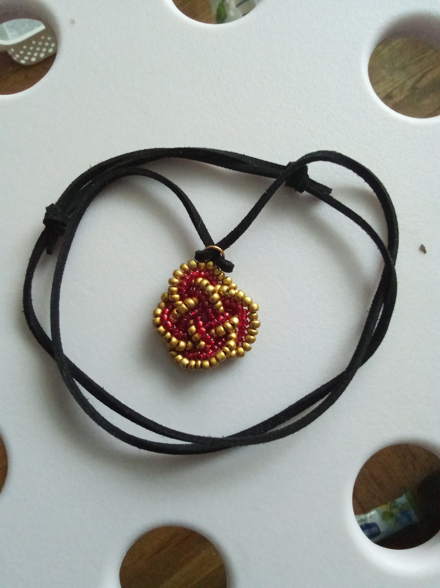 Handgjord Celtic Knot-halsband