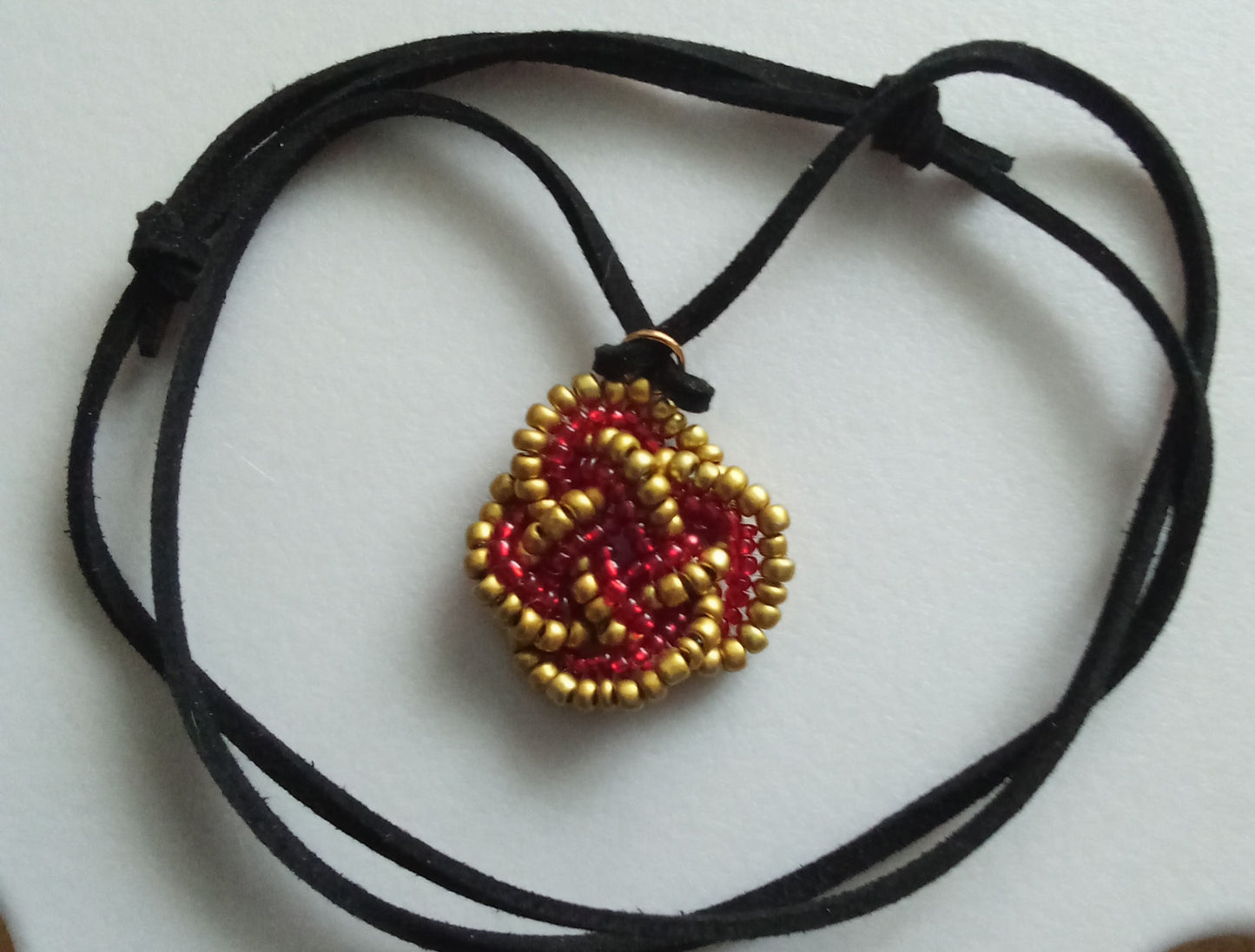 Handgjord Celtic Knot-halsband