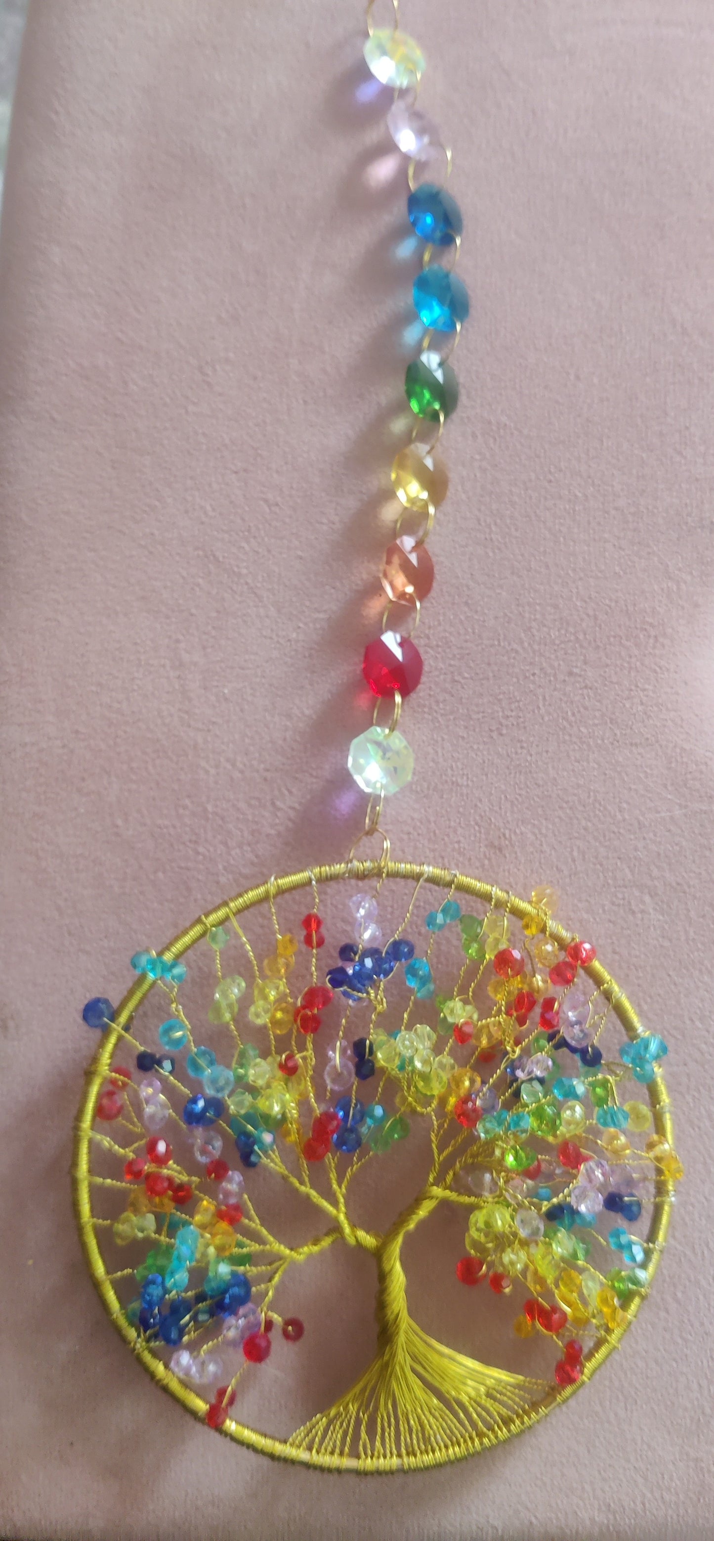 Livets träd – Chakra Suncatcher med glaskristaller