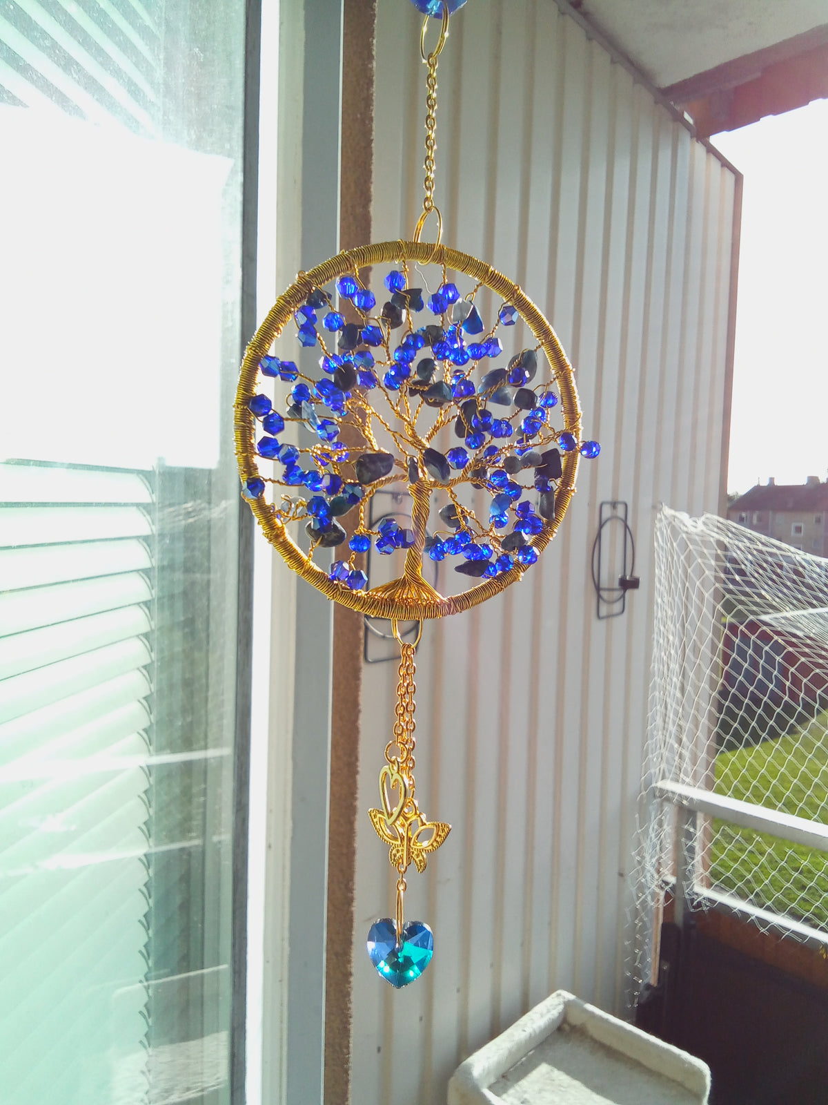 Suncatcher Livets Träd – Lapis Lazuli & Indigoblå Glaskristaller