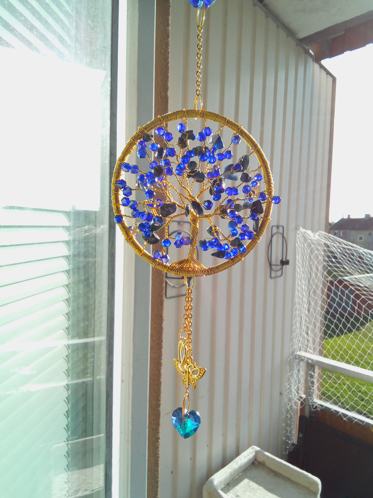 Suncatcher Livets Träd – Lapis Lazuli & Indigoblå Glaskristaller
