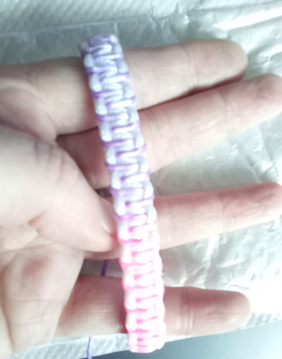 Handgjort Paracord-armband med Glidknut