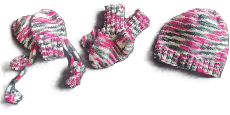 Handstickad Mössa och Halsduk Set - Rosa, Grå och Vit (0-3 månader)